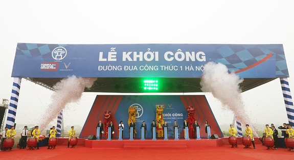 Các đại biểu ấn nút khởi công đường đua công thức 1 Hà Nội.